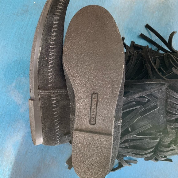 Minnetonka 3 Layer Fringe Boot size 7 - Picture 5 of 6